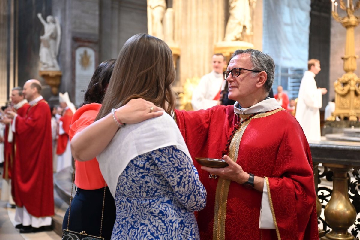 Confirmation d'adultes en mai 2024. Célébration de 16h. © Marie-Christine Bertin / Diocèse de Paris.