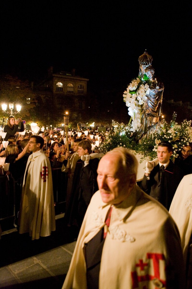 Chemin de Lumière à minuit. © Virginia Castro / Ciric – Reproduction interdite.