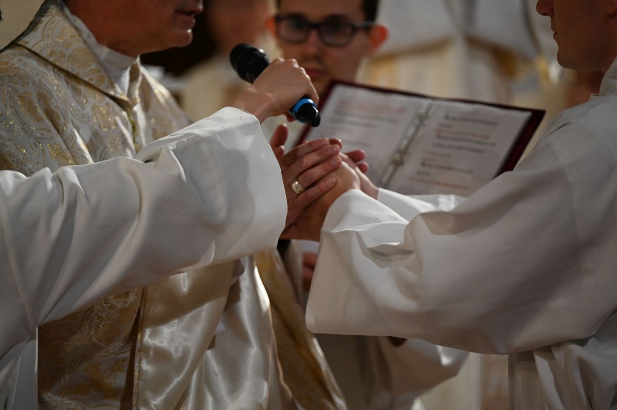 Ordinations diaconales en vue du sacerdoce. © Marie-Christine Bertin / Diocèse de Paris.