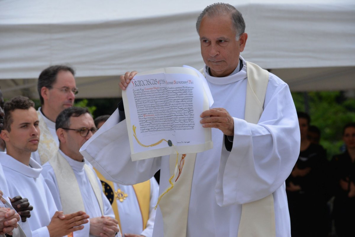 Accueil de Mgr Laurent Ulrich, archevêque de Paris. © Marie-Christine Bertin / Diocèse de Paris.