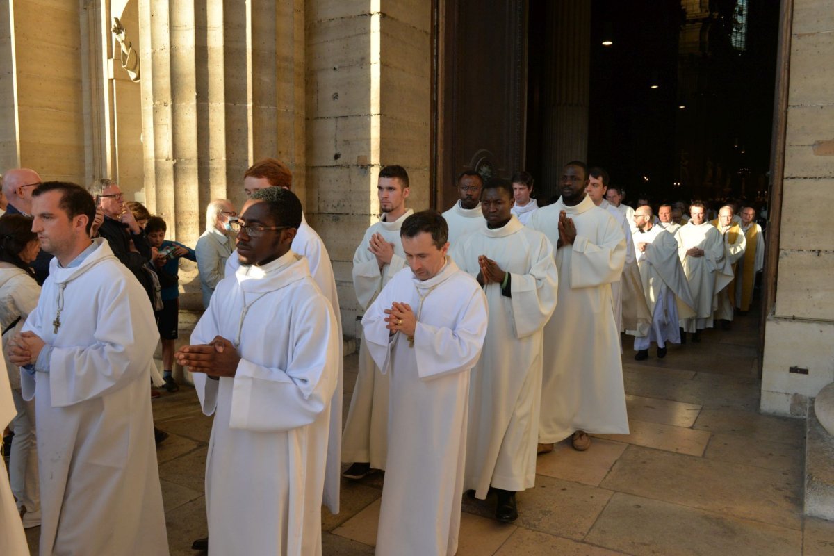 Accueil de Mgr Laurent Ulrich, archevêque de Paris. © Marie-Christine Bertin / Diocèse de Paris.