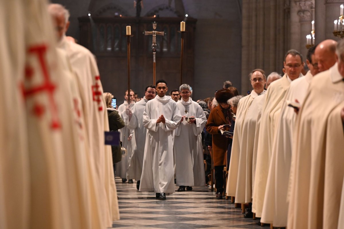 Messe du soir du vendredi 13 décembre 2024 à Notre-Dame de Paris. © Marie-Christine Bertin / Diocèse de Paris.