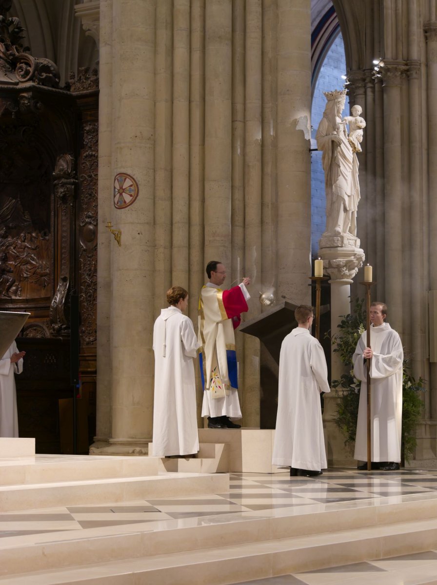 Messe de réouverture de Notre-Dame pour les collégiens et lycéens. © Yannick Boschat / Diocèse de Paris.