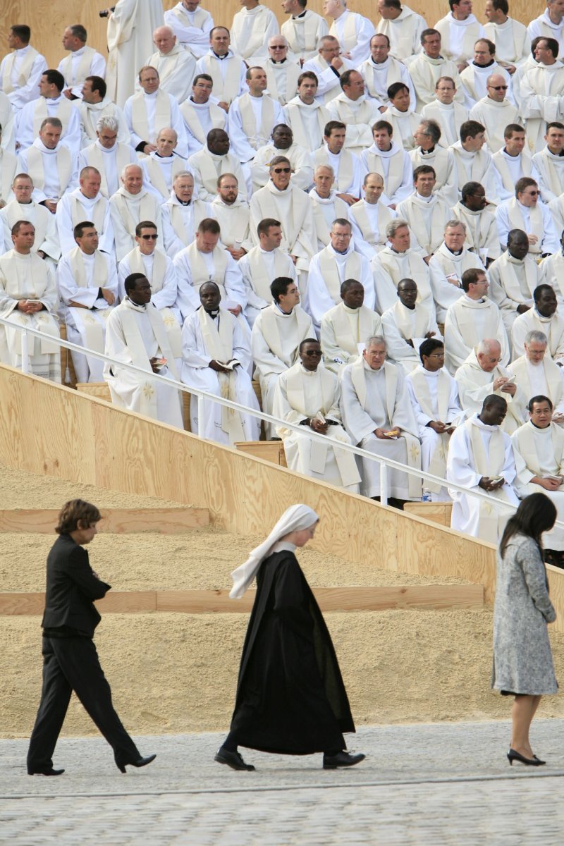 Messe sur l'esplanade des Invalides célébrée par Benoît XVI. © Stéphane Ouzounoff / Ciric – Reproduction interdite.