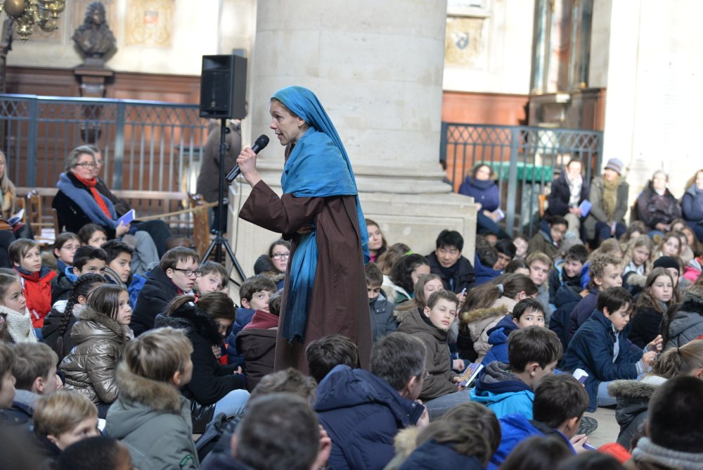 Rassemblement des sixièmes 2017 - Spectacle à Saint-Etienne-du-Mont 3. © Marie-Christine Bertin/Diocèse de Paris.