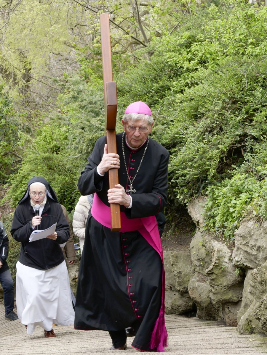 Chemin de croix de Montmartre 2024. © Yannick Boschat / Diocèse de Paris.