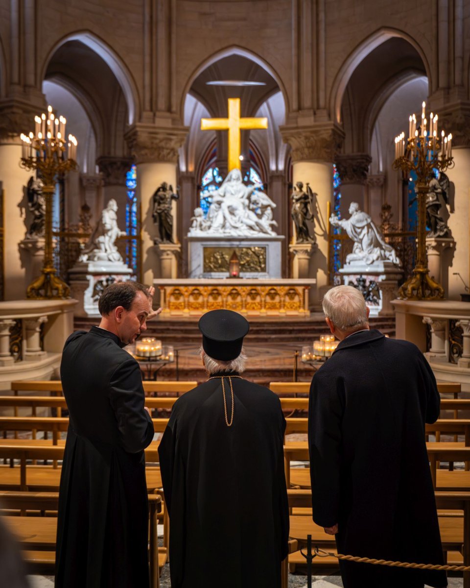 Visite de la cathédrale Notre-Dame de Paris par Sa Toute-Sainteté le (…). © Liam Hoarau / Diocèse de Paris.