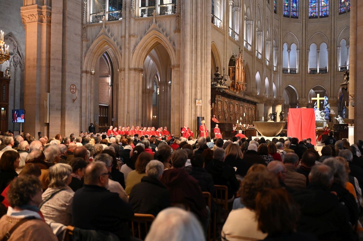 Messe de béatification de Raymond Cayré, Gérard-Martin Cendrier, Roger (…). © Marie-Christine Bertin / Diocèse de Paris.