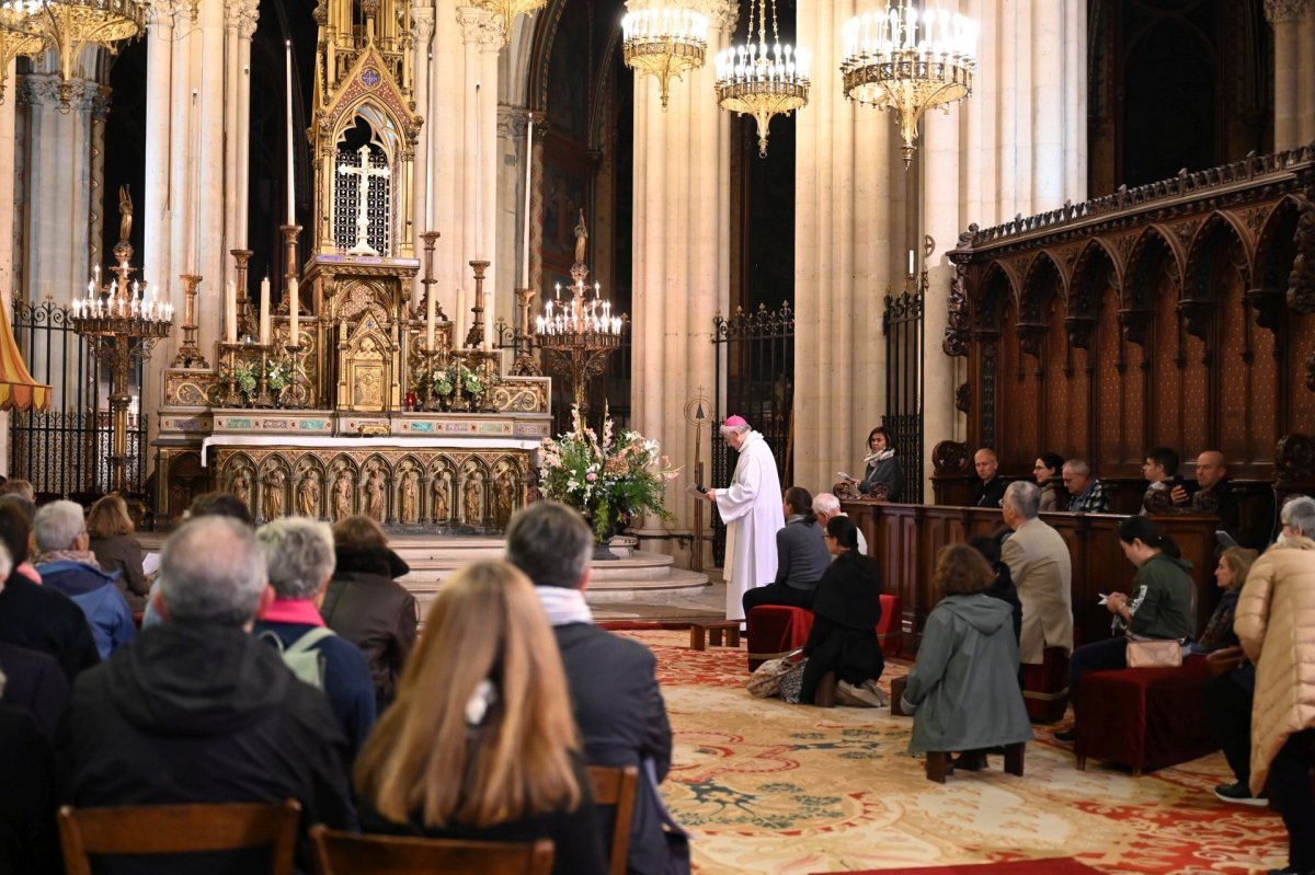 Veillée de l'espérance à la basilique Sainte-Clotilde. © Marie-Christine Bertin / Diocèse de Paris.