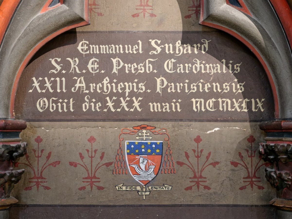 Blason à Notre-Dame de Paris. © Yannick Boschat / Diocèse de Paris.