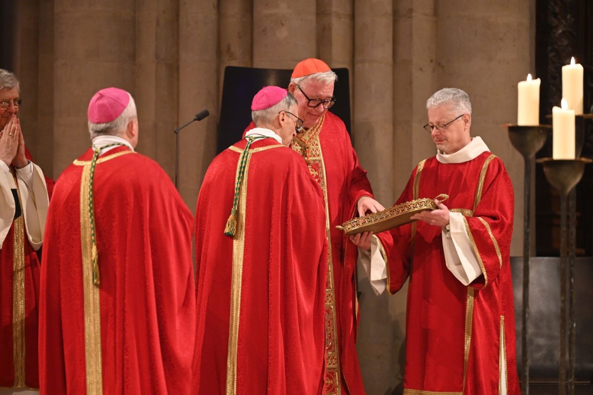 Messe de béatification de Raymond Cayré, Gérard-Martin Cendrier, Roger (…). © Marie-Christine Bertin / Diocèse de Paris.