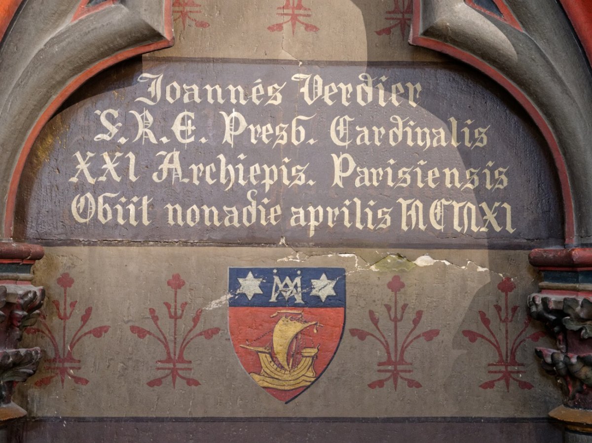 Blason à Notre-Dame de Paris. © Yannick Boschat / Diocèse de Paris.