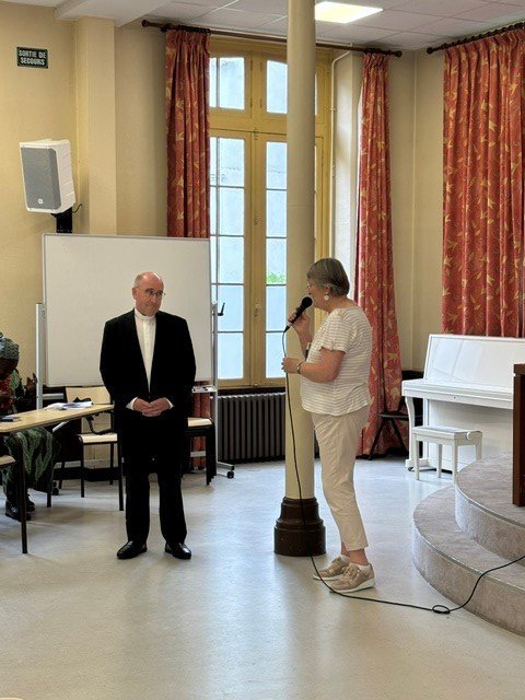 Père Patrice Sonnier et Blandine Verdon, déléguée des hôpitaux © Isabelle Dupont.