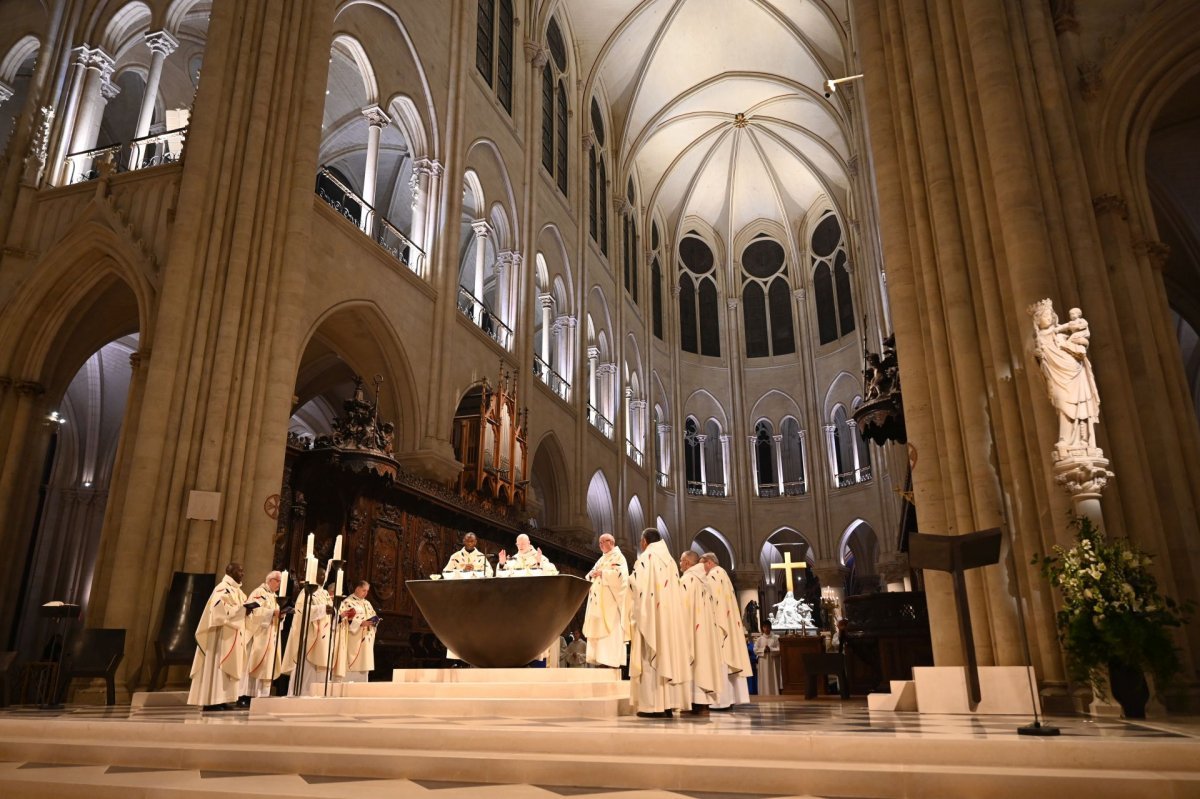 Messe du soir du samedi 14 décembre 2024 à Notre-Dame de Paris. © Marie-Christine Bertin / Diocèse de Paris.