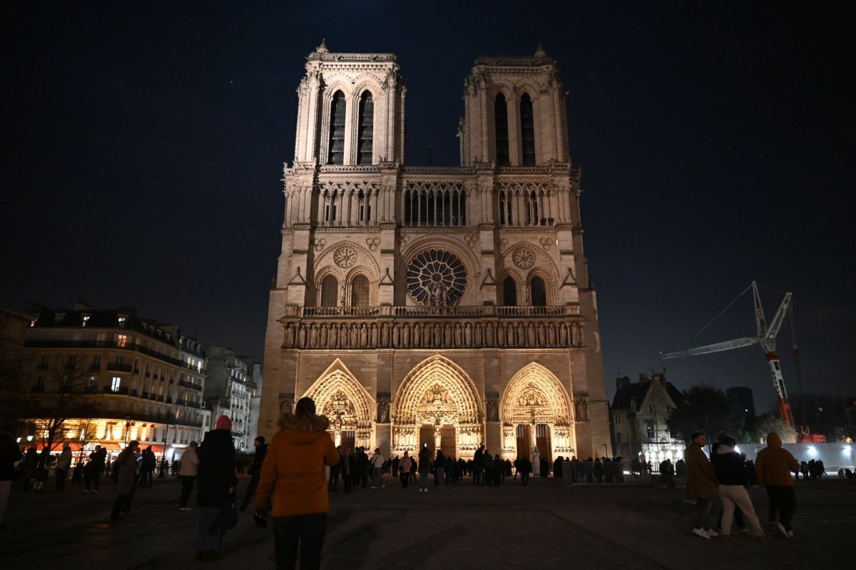 Messe du soir du vendredi 13 décembre 2024 à Notre-Dame de Paris. © Marie-Christine Bertin / Diocèse de Paris.