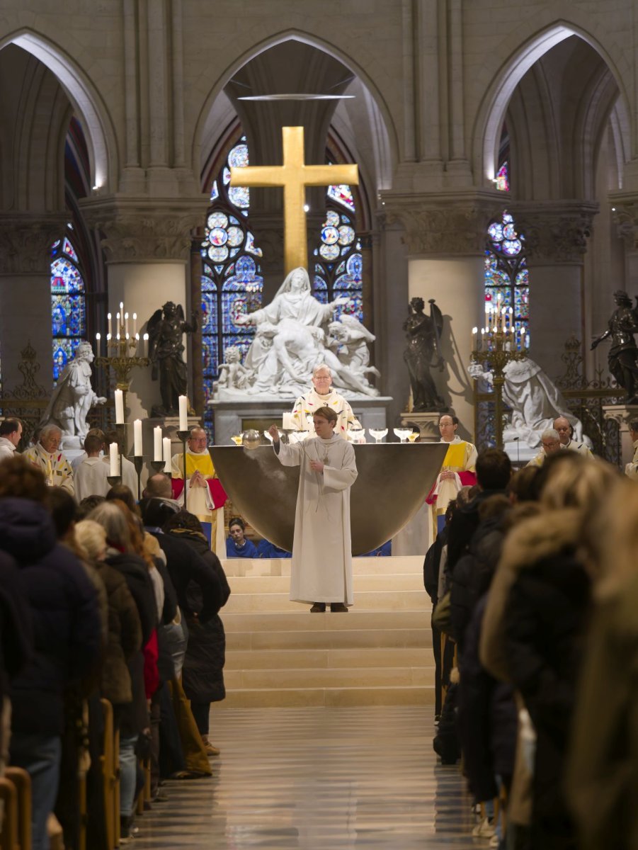Messe de réouverture de Notre-Dame pour les collégiens et lycéens. © Yannick Boschat / Diocèse de Paris.