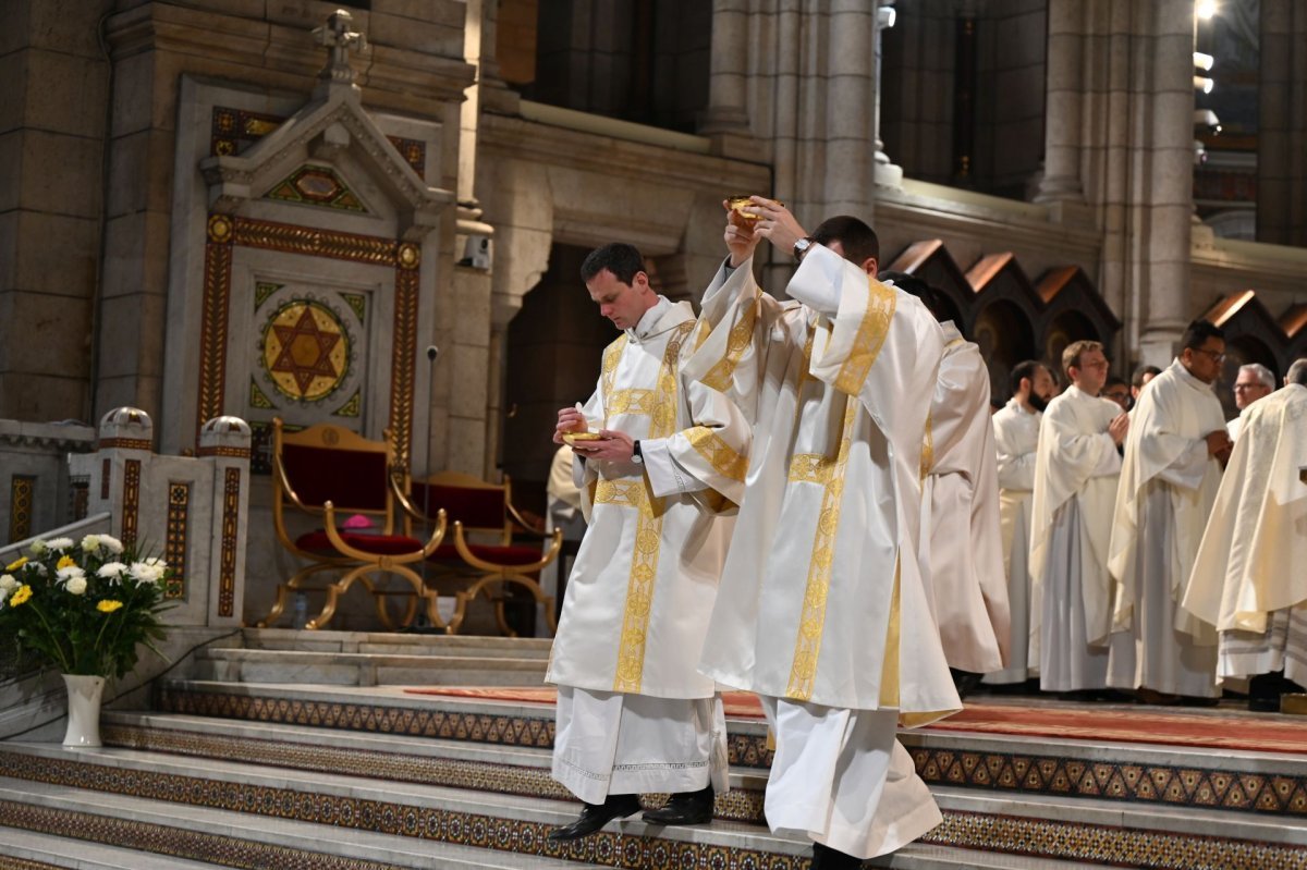 Ordinations diaconales en vue du sacerdoce. © Marie-Christine Bertin / Diocèse de Paris.