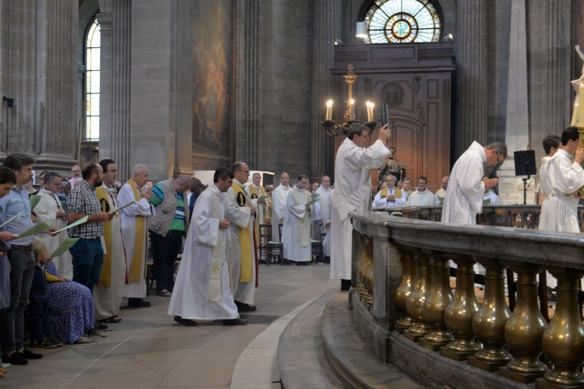 Rassemblement de réception des contributions synodales. © Marie-Christine Bertin / Diocèse de Paris.