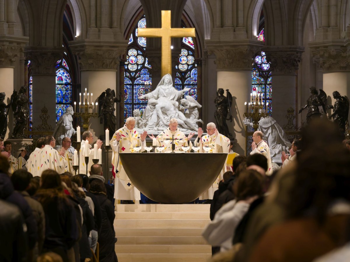 Messe de réouverture de Notre-Dame pour les collégiens et lycéens. © Yannick Boschat / Diocèse de Paris.