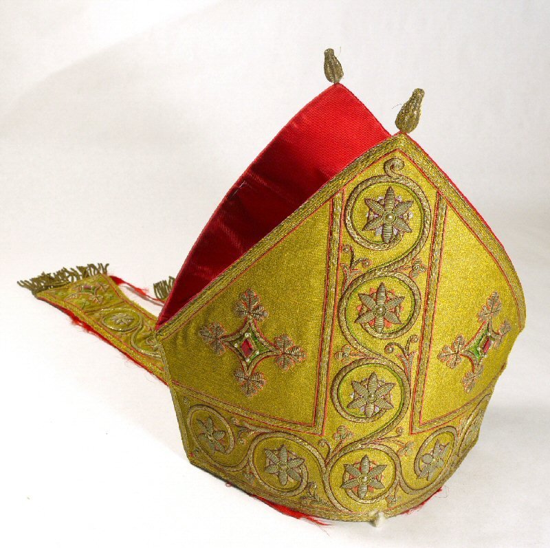 mitre Cl Richard. 