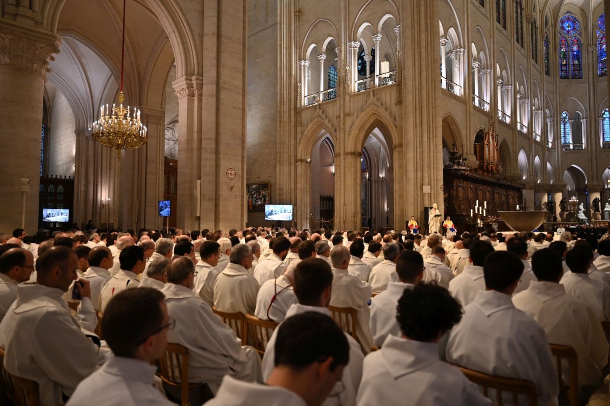 Messe en présence des prêtres et diacres de Paris. © Marie-Christine Bertin / Diocèse de Paris.